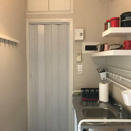 House 2 * カラマタ