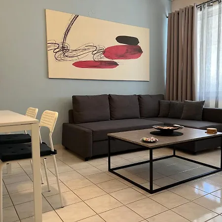 House 2 Apartment *